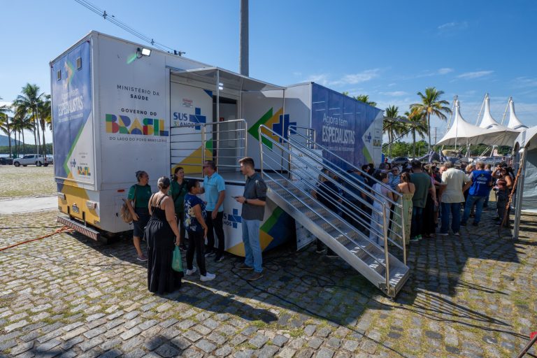 Paranaguá amplia acesso à saúde da mulher com unidade móvel de diagnósticos especializados