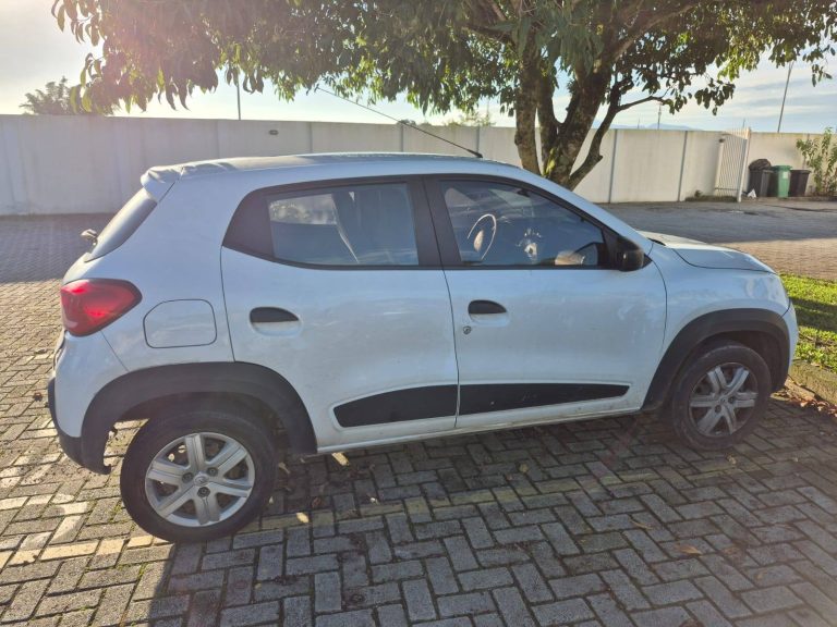 PM recupera em Paranaguá carro roubado na Região Metropolitana de Curitiba