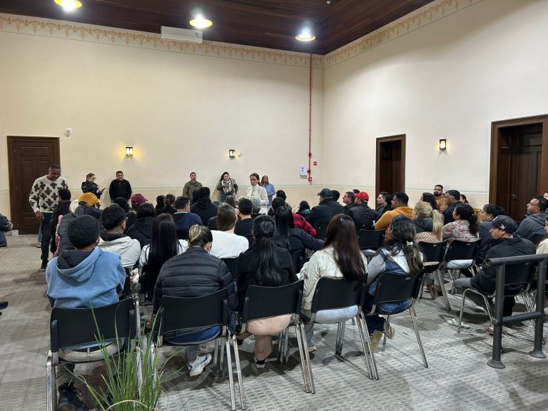 Reunião com ambulantes define detalhes para a Festa da Tainha