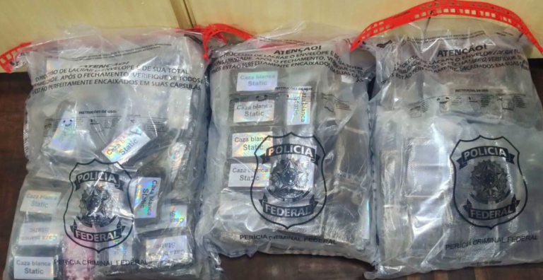 Caminhoneiro recusa suborno de R$ 20 mil e PM apreende mais de 20 kg de haxixe em contêiner em Paranaguá