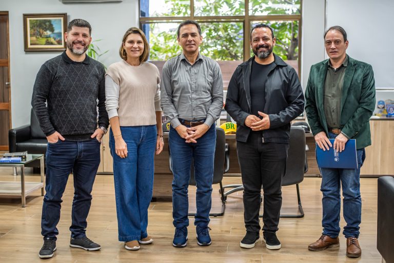 Prefeitura e Santuário reforçam parceria para a realização da 213ª Festa do Rocio