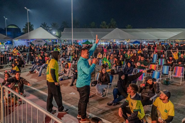 Fan Fest de Paranaguá reúne torcida para Brasil x Noruega neste domingo (5)