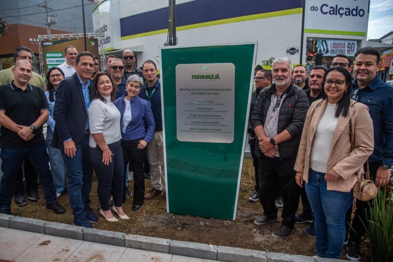 Prefeitura de Paranaguá entrega revitalização do Largo Cônego Alcindino e apresenta projetos para duas praças históricas