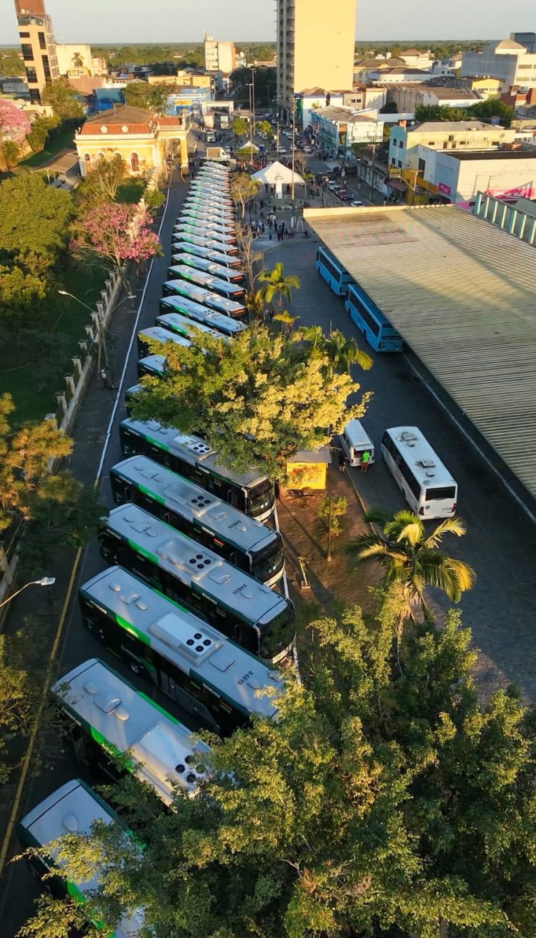 Paranaguá entregou 40 novos ônibus e renovou mais de 80% da frota do transporte coletivo